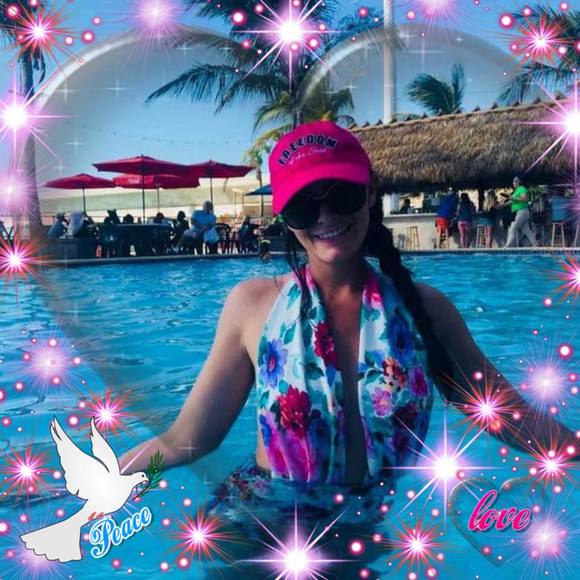 . One piece swimsuit . Retail price 79 - Picture 1 of 1